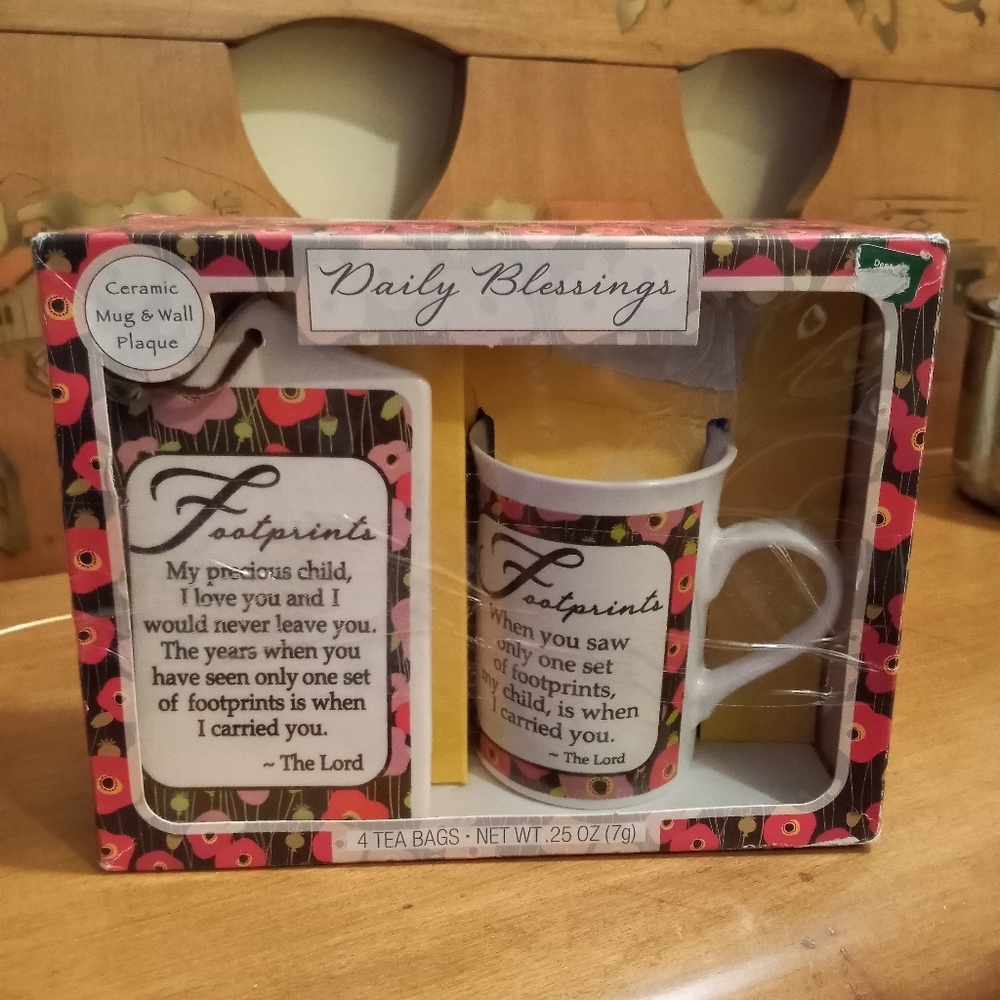 Daily blessings Footprints Mug & Wall Plaque